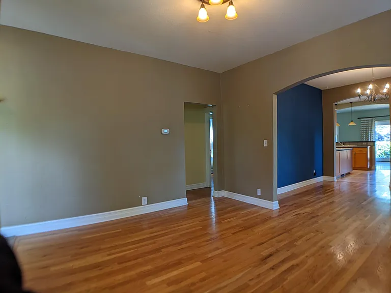 1827 N Skidmore St — Photo 7
