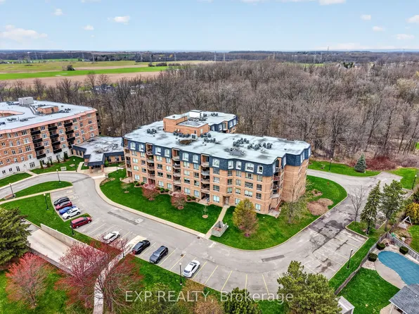 8111 Forest Glen Dr #301, Niagara Falls, ON L2H 2Y7