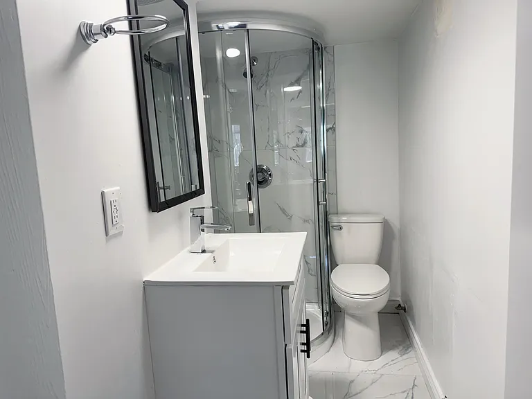 8620 Camden Cres — Photo 13