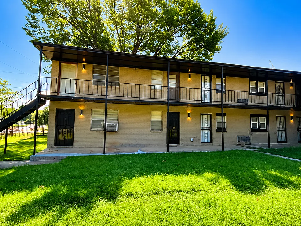 325 Greenlaw Ave #14