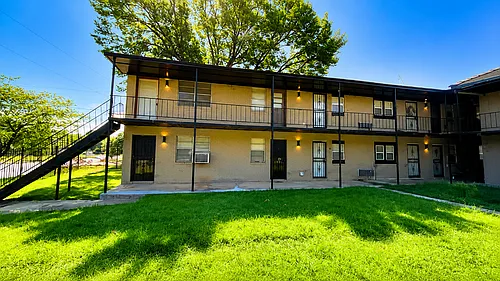 325 Greenlaw Ave #14 Photo 1