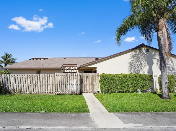 2504 Waterview Circle, Palm Springs, FL 33461