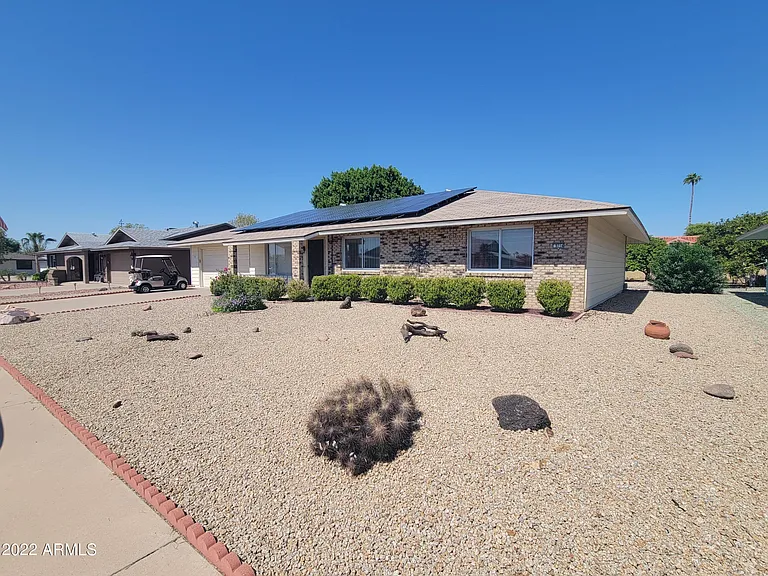 9714 W Hawthorn Ct — Photo 2