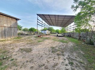 201 E 4th St, Brackettville, TX 78832