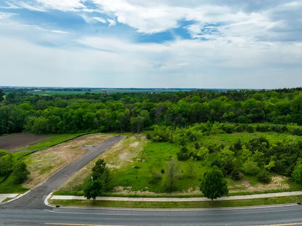 1800 Chantrey Trl, Hastings, MN 55033