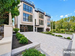474 Palisades Boulevard, Fort Lee, NJ 07024