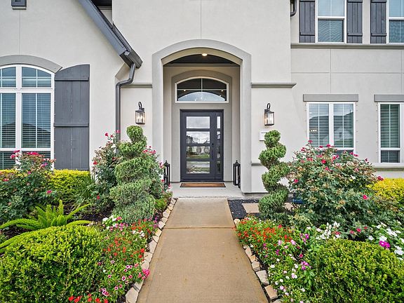 4th image of 4923 Grapevine Ln