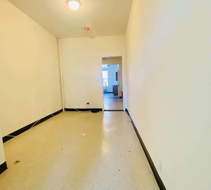 2nd image of 761 Hart St #2RR