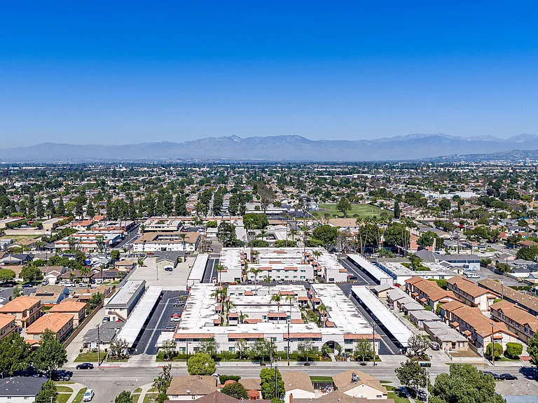 Encasa Norwalk — Photo 21