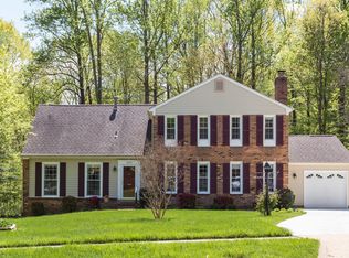 8823 Queen Elizabeth Blvd, Annandale, VA 22003