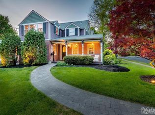 241 E Chestnut Ave, Metuchen, NJ