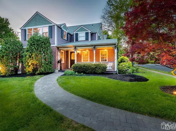 241 E Chestnut Ave, Metuchen, NJ 08840