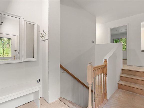 4th image of 8945 Vergennes St SE