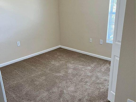 3rd image of 5100 Playpen Dr Unit 1