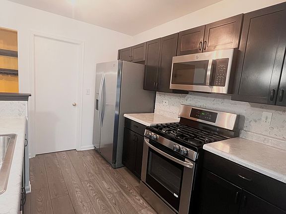5th image of 2407 Stoughton Cir #2407