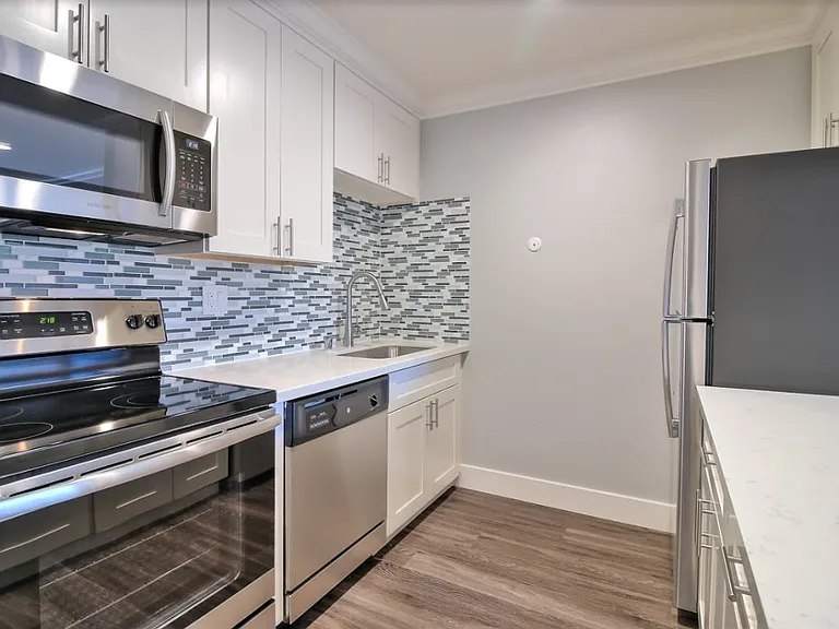 Stone Creek Apartments — Photo 3