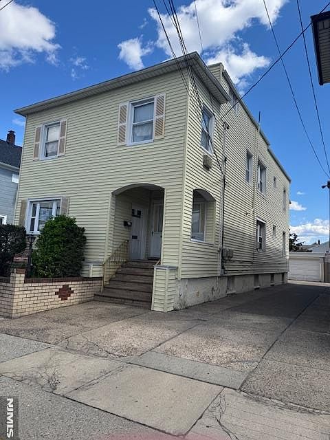 1st image of 142 S Main St