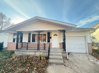 2221 N Delaware Ave, Springfield, MO 65803