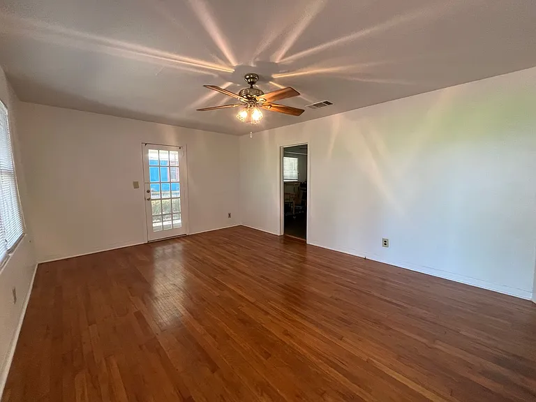 307 Parshley St SW — Photo 3