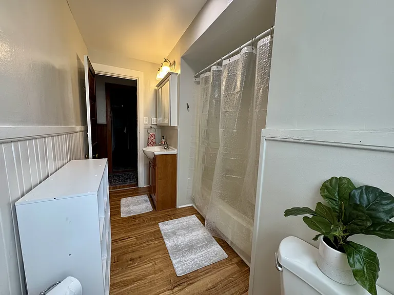 614 University Ave #1B-3 — Photo 9