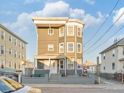 79 Hadwin St, Central Falls, RI, 02863