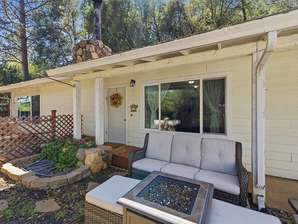 1st image of 376 Calaveras Way
