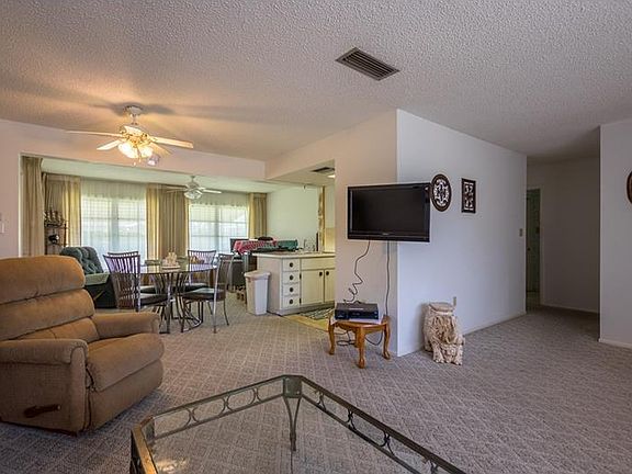 5th image of 22151 Riverhead Ave