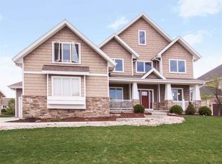 809 Blue Aster Trl, Middleton, WI 53562