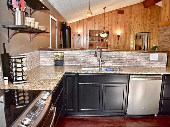 4th image of 1615 Calvary Hill Ln