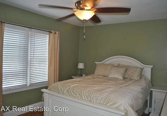 4th image of 173 Hobart Ave #2