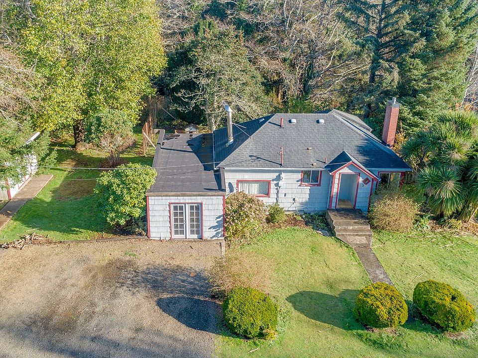 1st image of 1034 NE Oar Ave