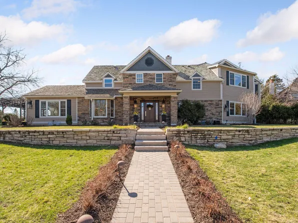 4930 Green Farms Cir, Edina, MN 55436