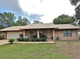 270 Lakeview Dr, Defuniak Springs, FL 32433