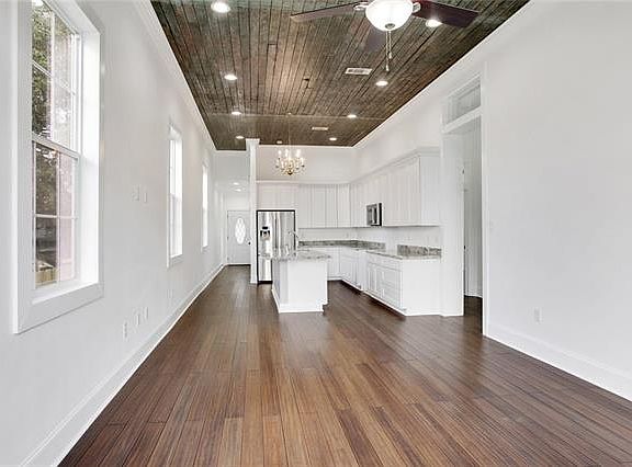 4th image of 2615 Saint Peter St