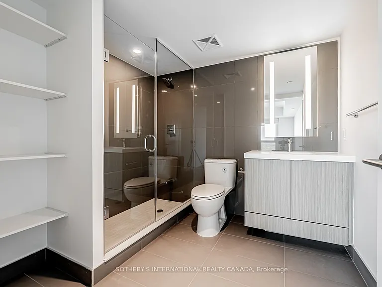 585 Bloor St E #2124 — Photo 12