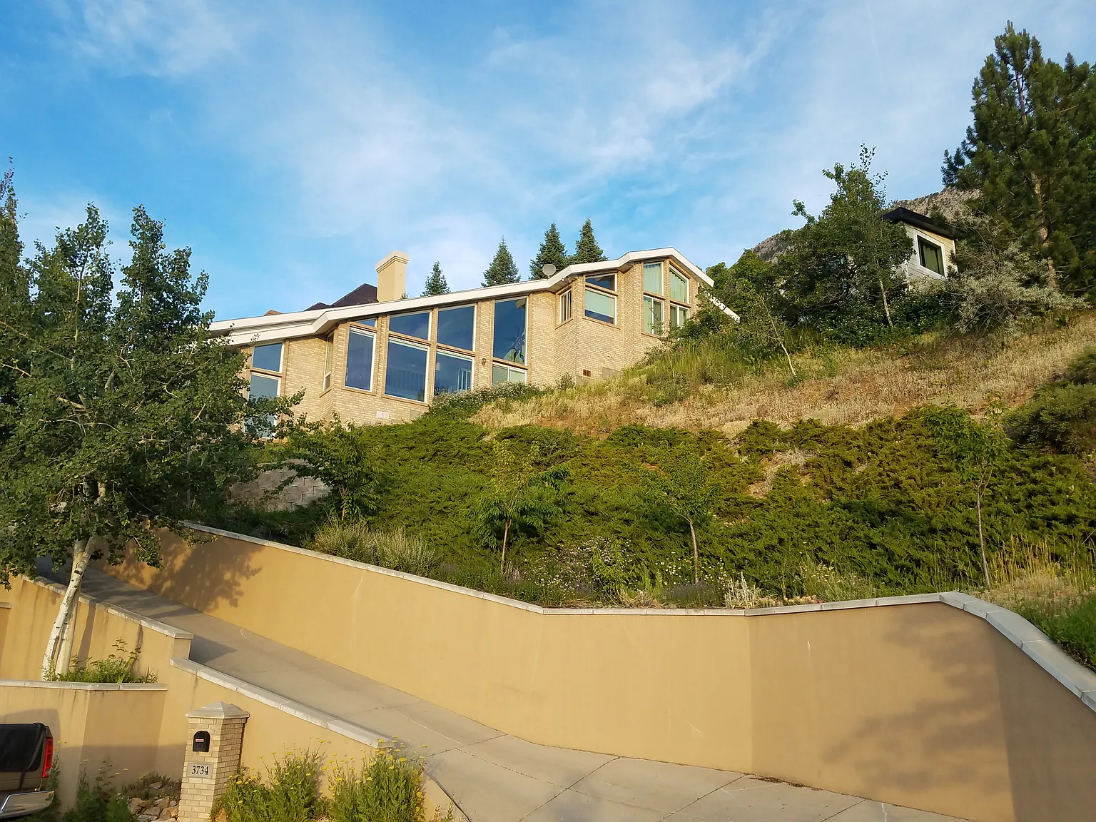3 bed, 2.5 bath, 3000 sqft, $5,000 — Photo 1
