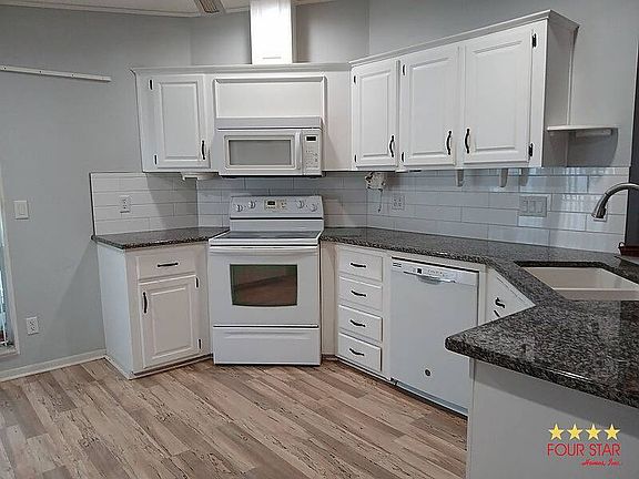 4th image of 304 Kingslake Dr