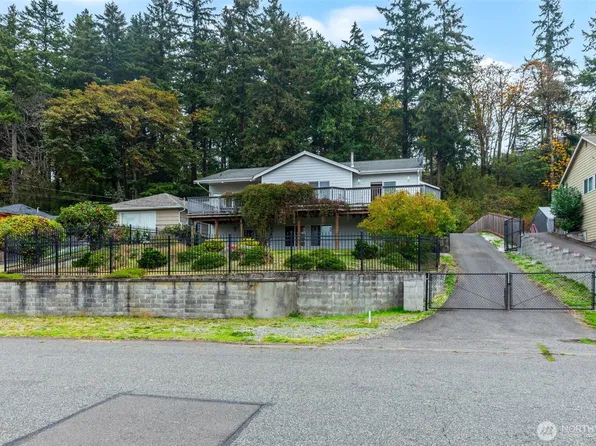 1617 5th Street SE, Puyallup, WA 98372