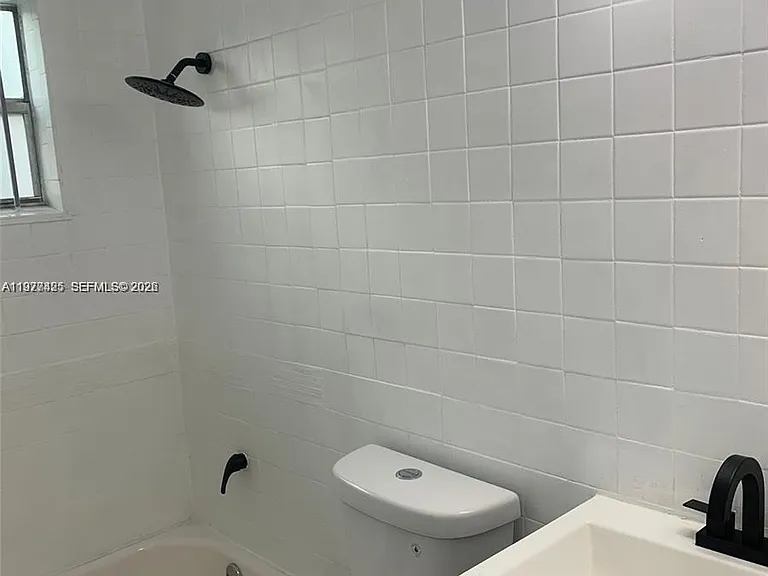 8295 NE Miami Ct #1 — Photo 10