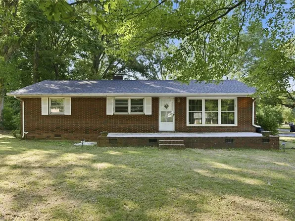 2638 Catherine Dr, Burlington, NC 27215