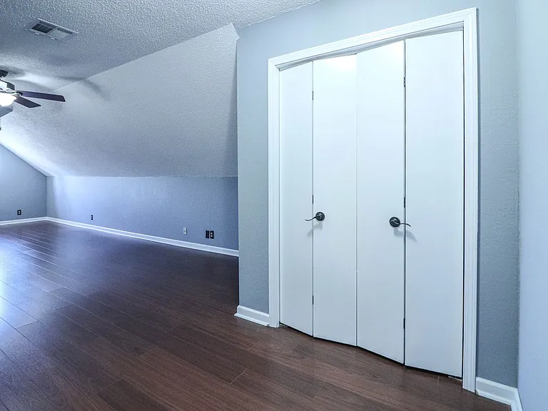 11323 S Ash St — Photo 17