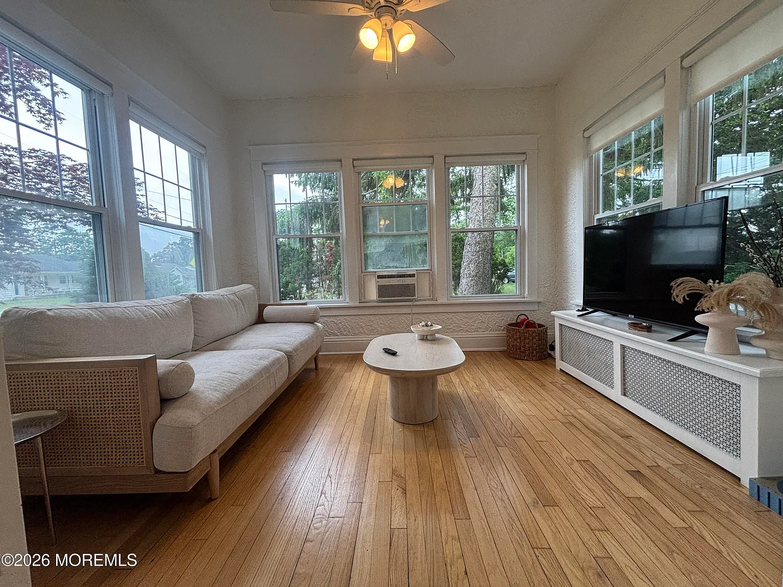3 bed, 1337 sqft, $2,000 — Photo 4