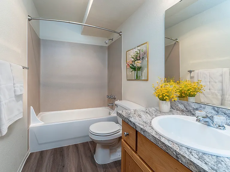Pacific Arbor - Bathroom Staged Pacific Arbor - Bathroom Staged