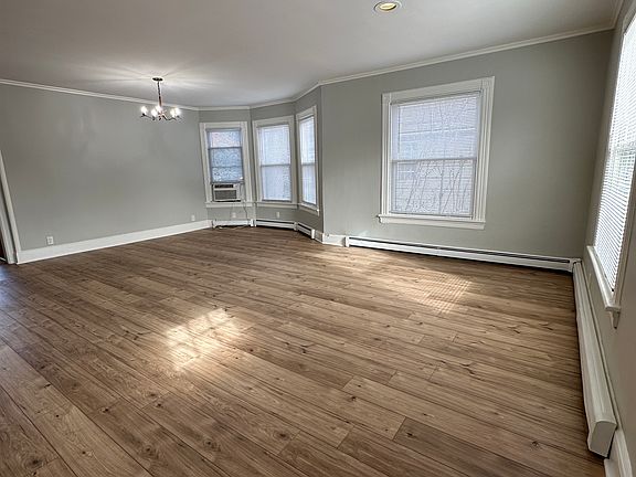4th image of 112 Park St
