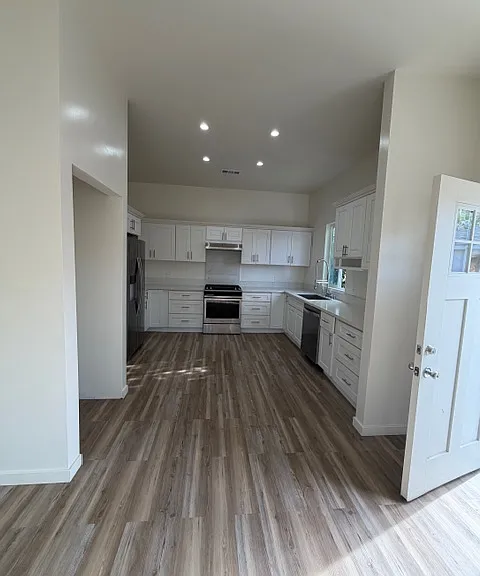11018 Herrick Ave — Photo 14