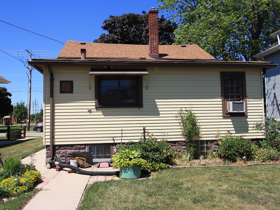 2nd image of 1741 West Blvd