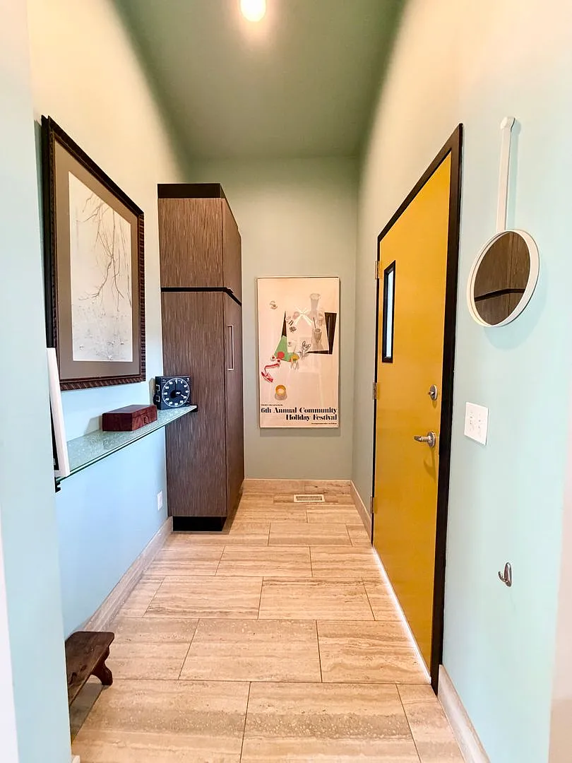 Contemporary 2 bedroom, 2.5 bath home in the heart of Route 66. — Photo 4