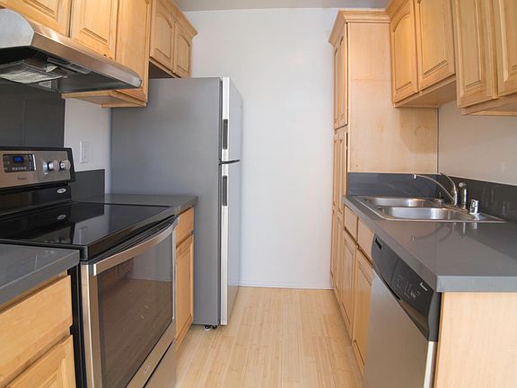 5th image of 4740 Ben Ave APT A