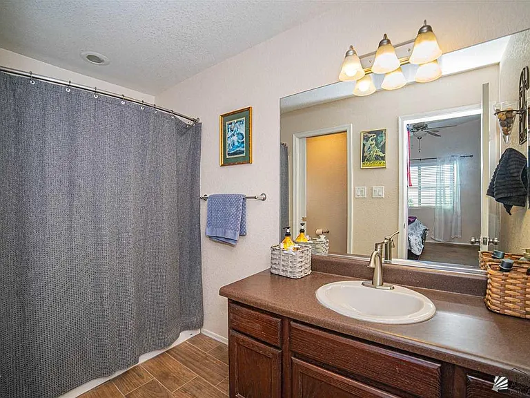 6580 E 33rd Ln — Photo 17