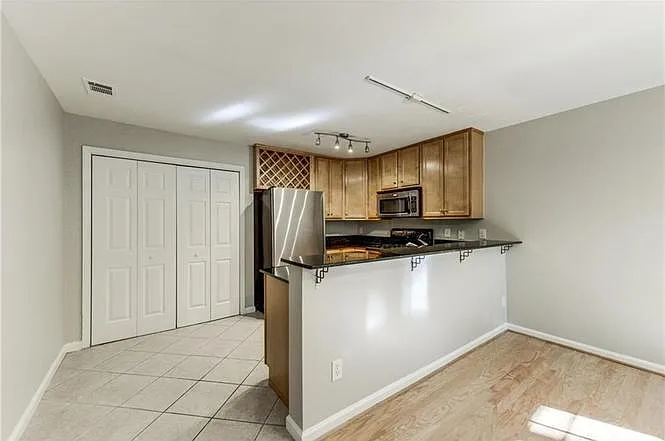 1445 Monroe Dr NE #C27 — Photo 7